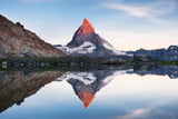 Matterhorn spiegelt sich im See