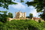 Das Schloss Hohenschwangau zählt zusammen mit Neuschwanstein zu den bekanntesten Ausflugszielen im Ostallgäu.