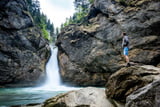Wanderer an den Buchenegger Wasserfällen