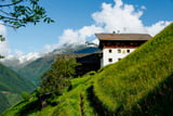 Typischer Berghof über dem Schnalstal