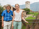 Reinhold Messner mit Tochter Magdalena vor MMM Firmian.