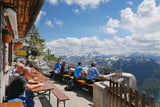 Zur Buchsteinhütte: Aussichtsreiche Terrasse an der Tegernseer Hütte
