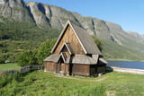 Die Stabkirche in Øye wurden die Gläubige um das Jahr 1200 errichteten.