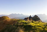 Konditionsstarke Wanderer schaffen den Höhenweg auch in einem Tag.