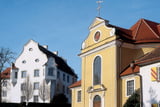 Schloss und Wallfahrtskirche mit Gnadenkapelle in Stetten ob Lohntal