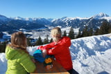 Pause mit Aussicht auf der Dürrenberg Alm